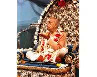 Srila Prabhupada in Mexico City, Giving Lecture on Blue Vyasasan