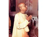 Srila Prabhupada in Vrindavan, Praying