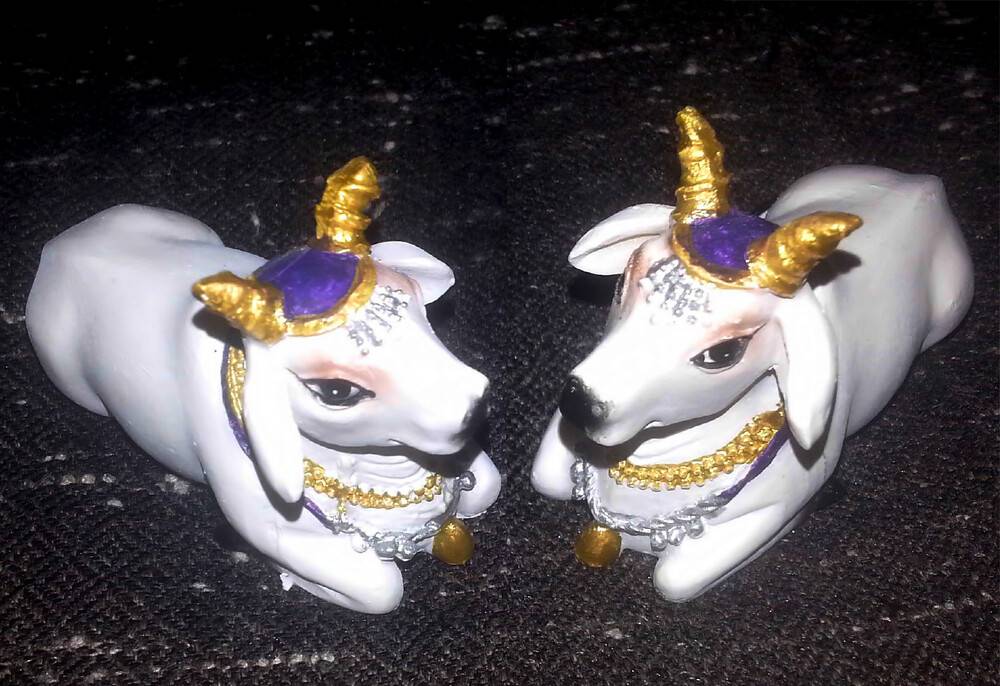 Cute Krishna\'s Cows White 2.5\" size (Set of 2)